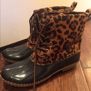Leopard duck boots